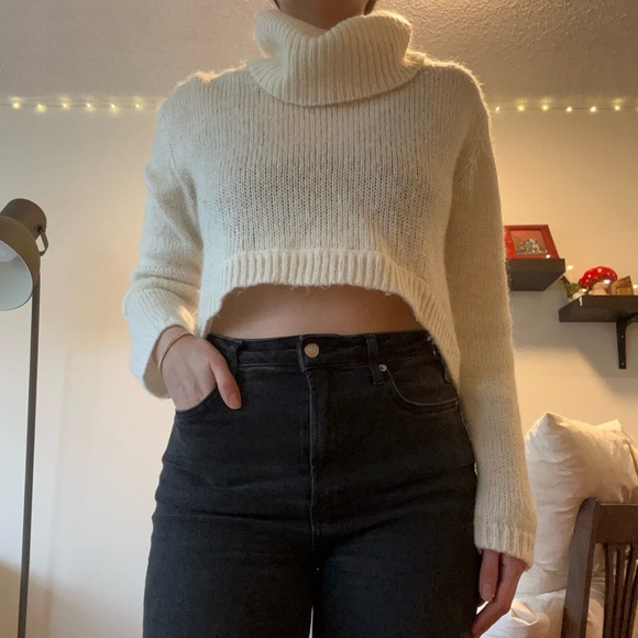 Cropped cream sweater - Picture 3 of 3